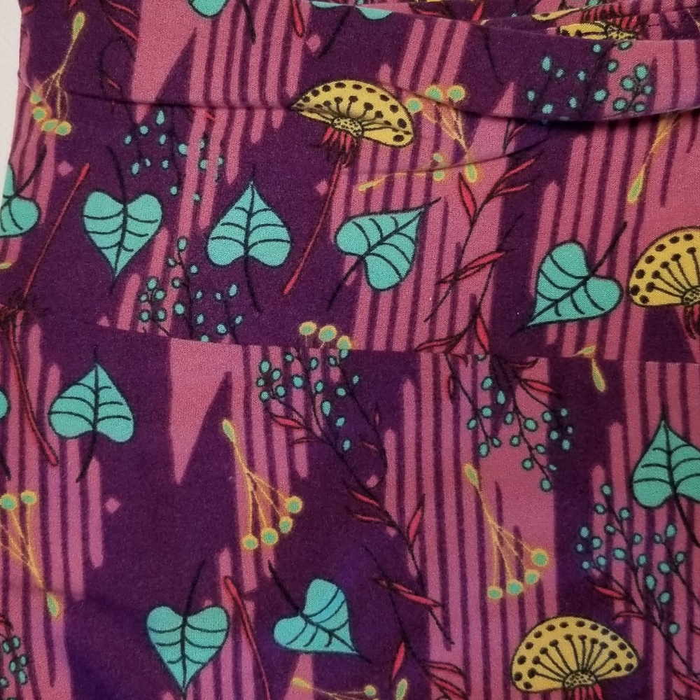 Like new Lularoe OS Leggings - Smoke free home
